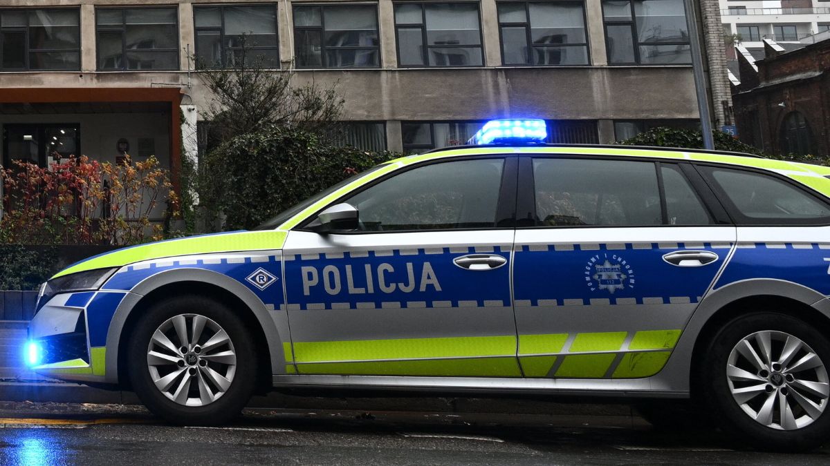 Dyrektor szkoły mówi o uczniu, którym zainteresowała się policja. (zdj. podgl.).