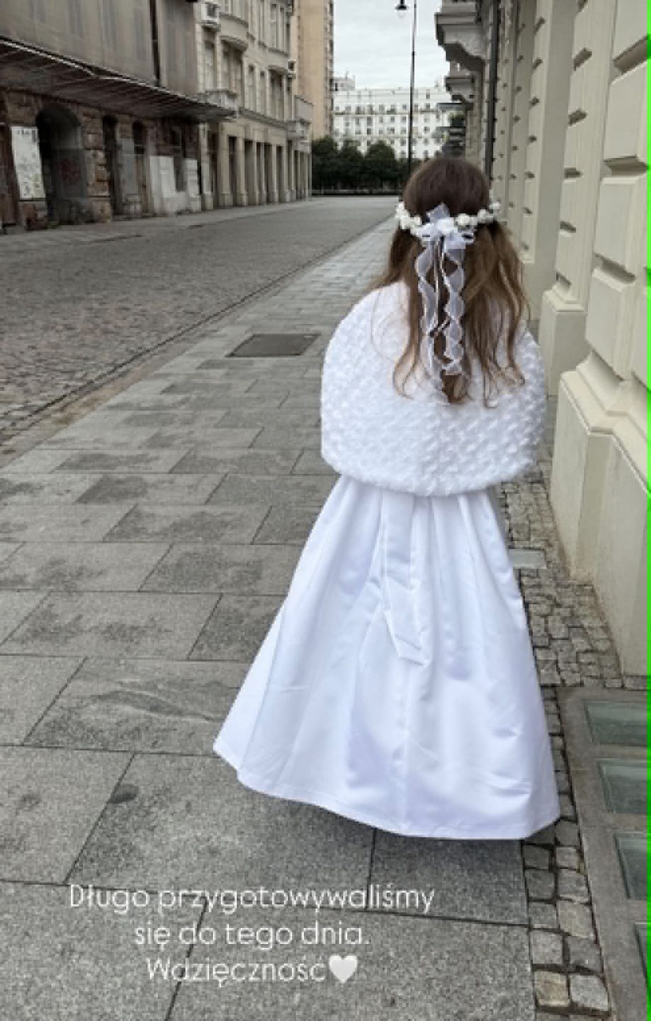 Paulina Sykut-Jeżyna pokazała kadry z komunii córki