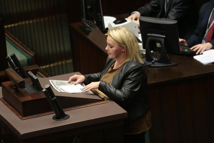 Posłanka Iwona Hartwich z Torunia (KO), mama niepełnosprawnego Jakuba i aktywna działaczka na rzecz poprawy sytuacji osób niepełnosprawnych i ich opiekunów, wystosowała list otwarty do władz wszystkich gmin turystycznych w Polsce. Chodzi o dostępność infrastruktury dla niepełnosprawnych. &#34;Dostęp do plaży to nie łaska&#34;...