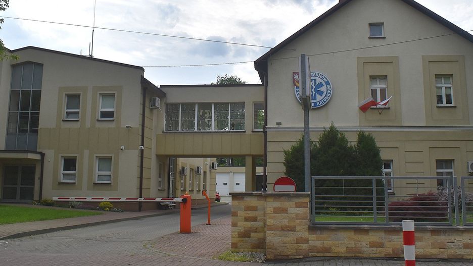 Dyspozytornia medyczna w Tarnowie stanęła obok Powiatowej Stacji Pogotowia Ratunkowego. Obecnie podlega wojewodzie