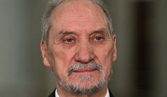 W „Gazecie Polskiej” szef MON przeprasza za raport o WSI