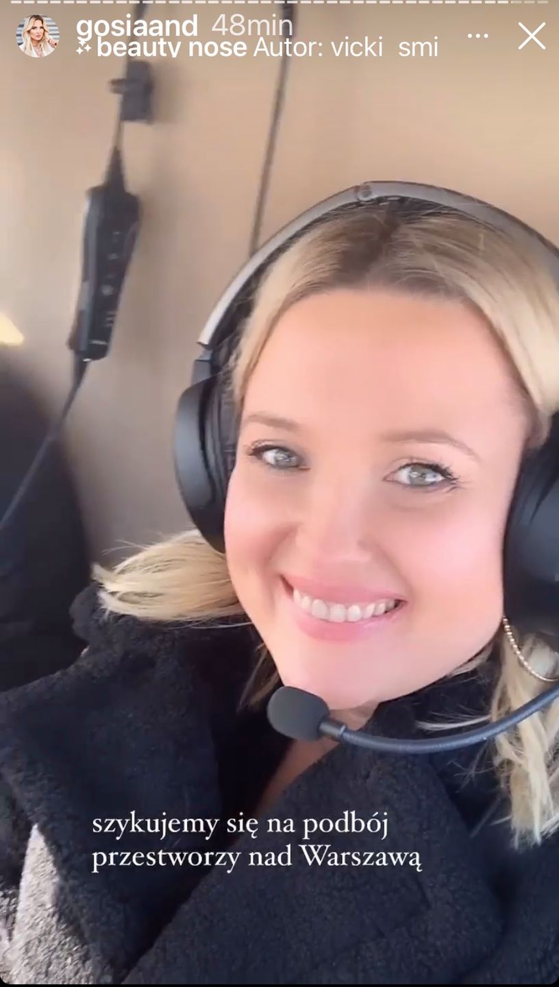 Gosia Andrzejewicz w helikopterze
