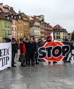 Protesty przeciwników CETA przed ambasadą Kanady i na pl. Zamkowym. "Polacy przeciw globalizacji"