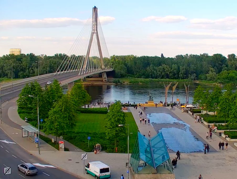 Warszawa. Na prawym brzegu Wisły, przy moście Świętokrzyskim, rowerzysta znalazł zwłoki mężczyzny