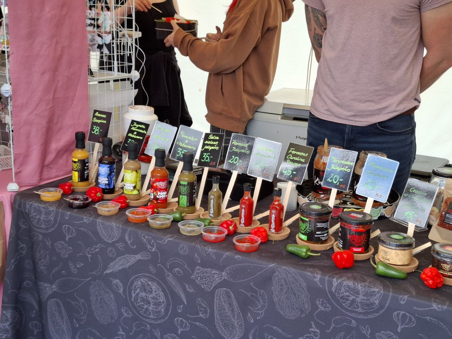 W miniony weekend Plac Wolności tętnił zapachami i smakami z całego świata! Podczas Festiwalu Smaków Świata i Festiwalu Pierogów Świata Wrocławianie odbyli kulinarną podróż od Azji, przez Europę, aż po Amerykę.