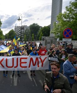 Marsz Wdzięczności Ukraińców przeszedł ulicami Warszawy. "Dziękujemy Polakom" [ZDJĘCIA]