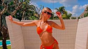 Jest córką polskiej legendy. Chętnie pozuje w bikini