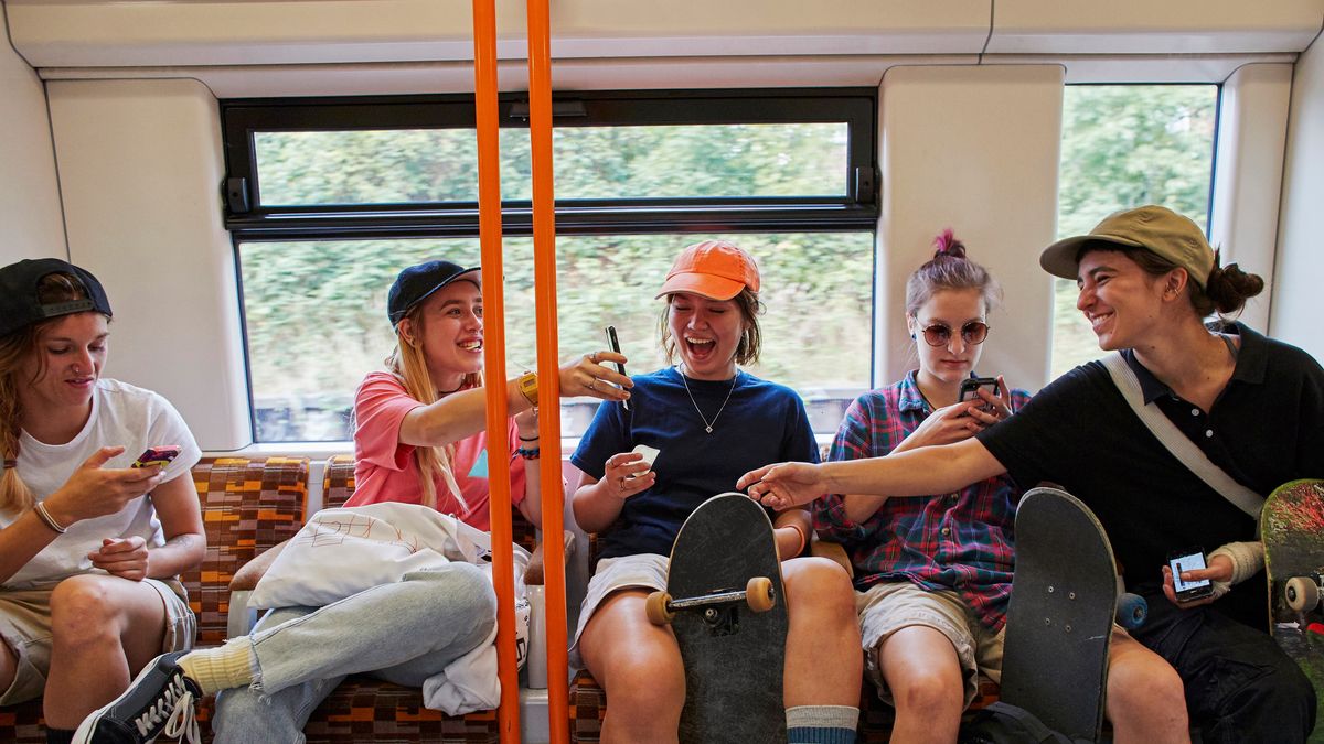 Młodym Polakom trudno jest wyobrazić sobie funkcjonowanie bez smartfonu