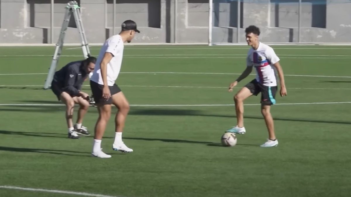 Ronald Araujo udzielił lekcji młodym freestyle'owcom