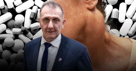 Szarlatański patent. Nie jest lekarzem, tylko kapłanem. Chorych przyjmuje w "świątyni"