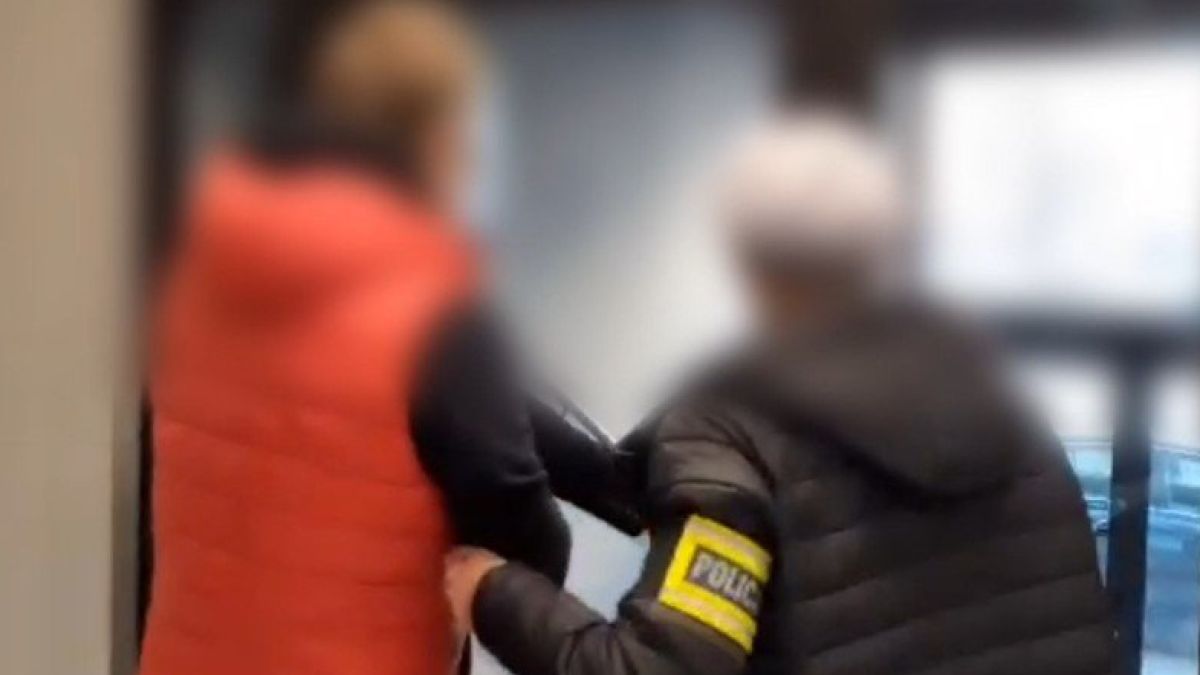 Nieuczciwy adwokat zatrzymany przez policję