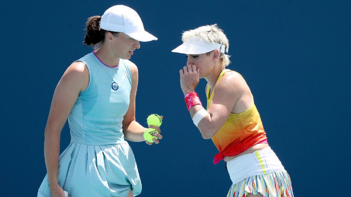 Zdjęcie okładkowe artykułu: Getty Images / Matthew Stockman / Na zdjęciu: Iga Świątek i Bethanie Mattek-Sands