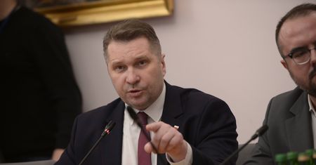 Kłótnia na komisji śledczej. Czarnek mówi o "chamstwie"