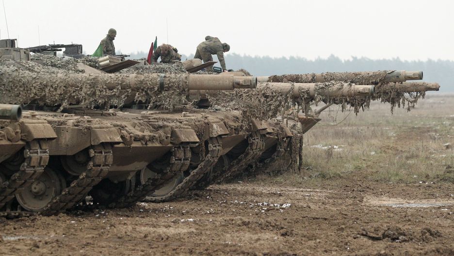 czo�gi Leopard 2A6
Tomasz Waszczuk
armia, Bundeswehra, czo�g Leopard 2A6, �wiczenia, �wiczenie, manewry, NATO, poligon, polska, polskie, polsko niemieckie, polsko-niemieckie, si�y zbrojne, wojsko, wojskowe, wsparcie bojowe, �o�nierze
