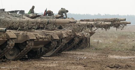 Zamówienia dla NATO zagrożone. Brakuje czołgów