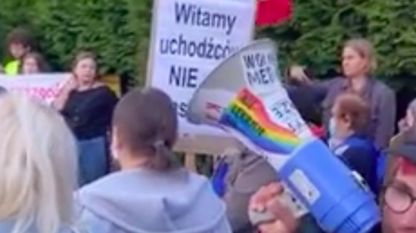 Warszawa. Protest przed siedzibą Straży Granicznej w obronie godności i praw cudzoziemców koczujących na polsko-białoruskiej granicy