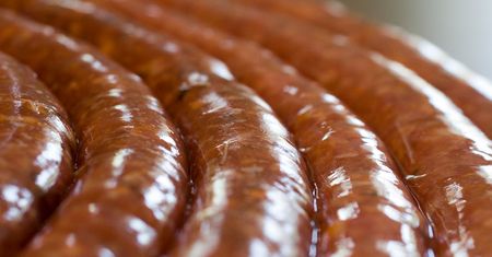 Świeża kiełbasa wieprzowo-wołowa