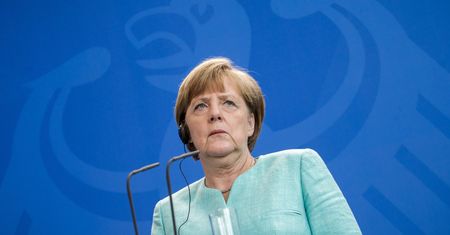 Merkel wyklucza rozmowy o pomocy dla Grecji przed referendum
