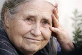 Doris Lessing - jej fabuły kryją interesujące spostrzeżenia psychologiczne i socjologiczne