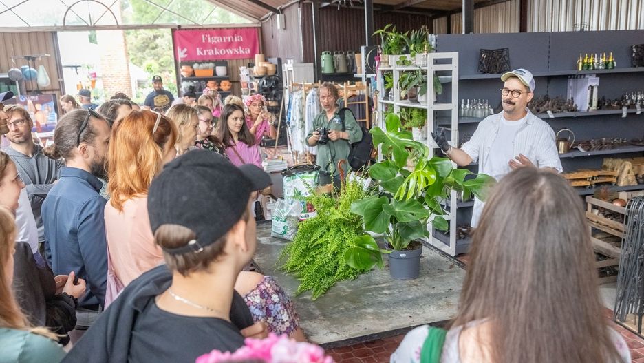Letnie garden party w znanym i szczególnym sklepie ogrodniczym w krakowskim Łobzowie trwa w niedzielę jeszcze do godz. 21