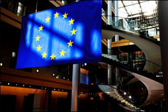 Fundusze europejskie. Komisarz UE: za późno na rozmowy o wydłużeniu okresu wydawania