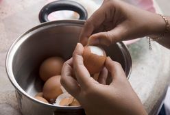 Genialny trik na obieranie jajek. Wystarczy kilka sekund