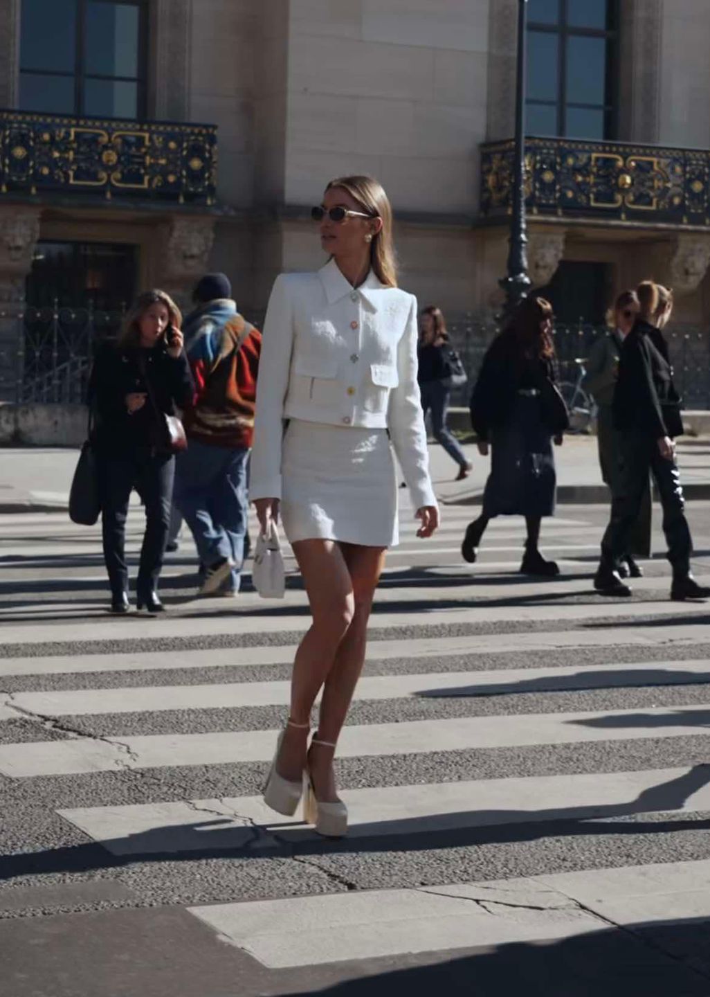 Agata Sieramska zadała szyku w bieli na paryskim Tygodniu Mody