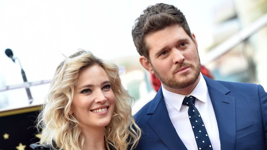 Michael Bublé znęca się nad żoną? Partnerka piosenkarza stanęła w jego obronie
