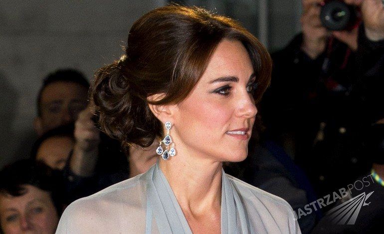 Olśniewająca księżna Kate na światowej premierze Bonda. Wybrała kreację swojej ukochanej projektantki