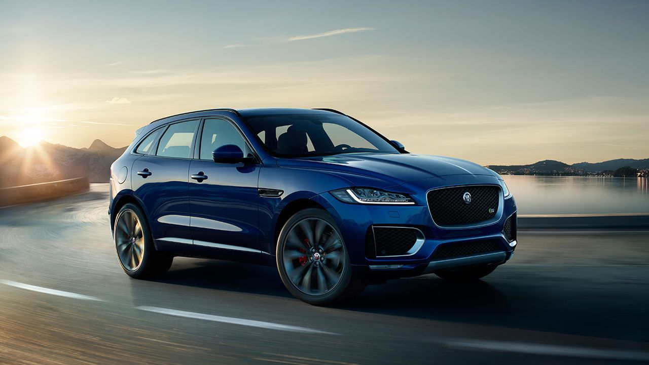 Jaguar F-Pace i atak na tort