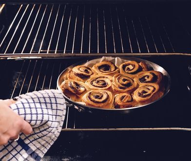 Jak skutecznie wyczyścić piekarnik domowymi sposobami? Wystarczą dwa produkty