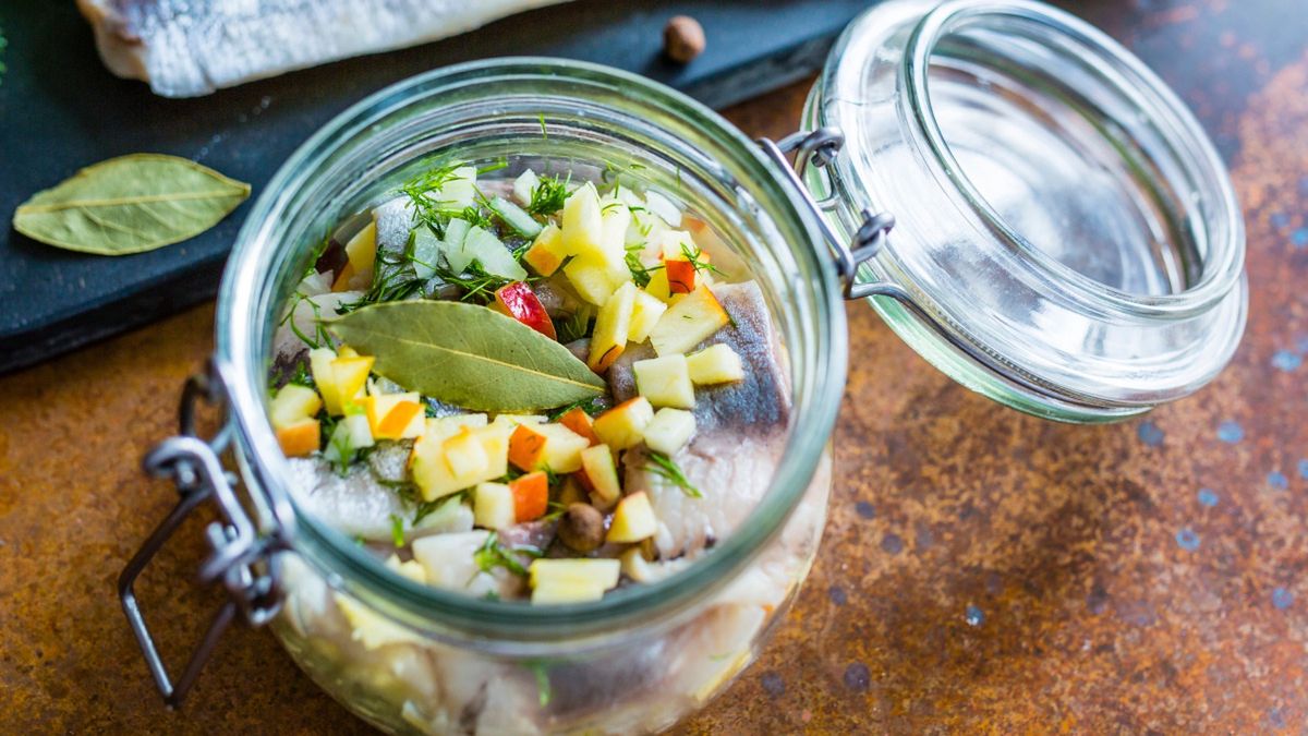 Śledziom z dodatkiem miodu trudno się oprzeć