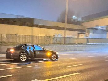 Białystok: Rozpędzone BMW zakończyło jazdę na słupie