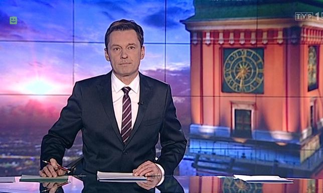 Krzysztof Ziemiec jako prezenter "Wiadomości" w TVP