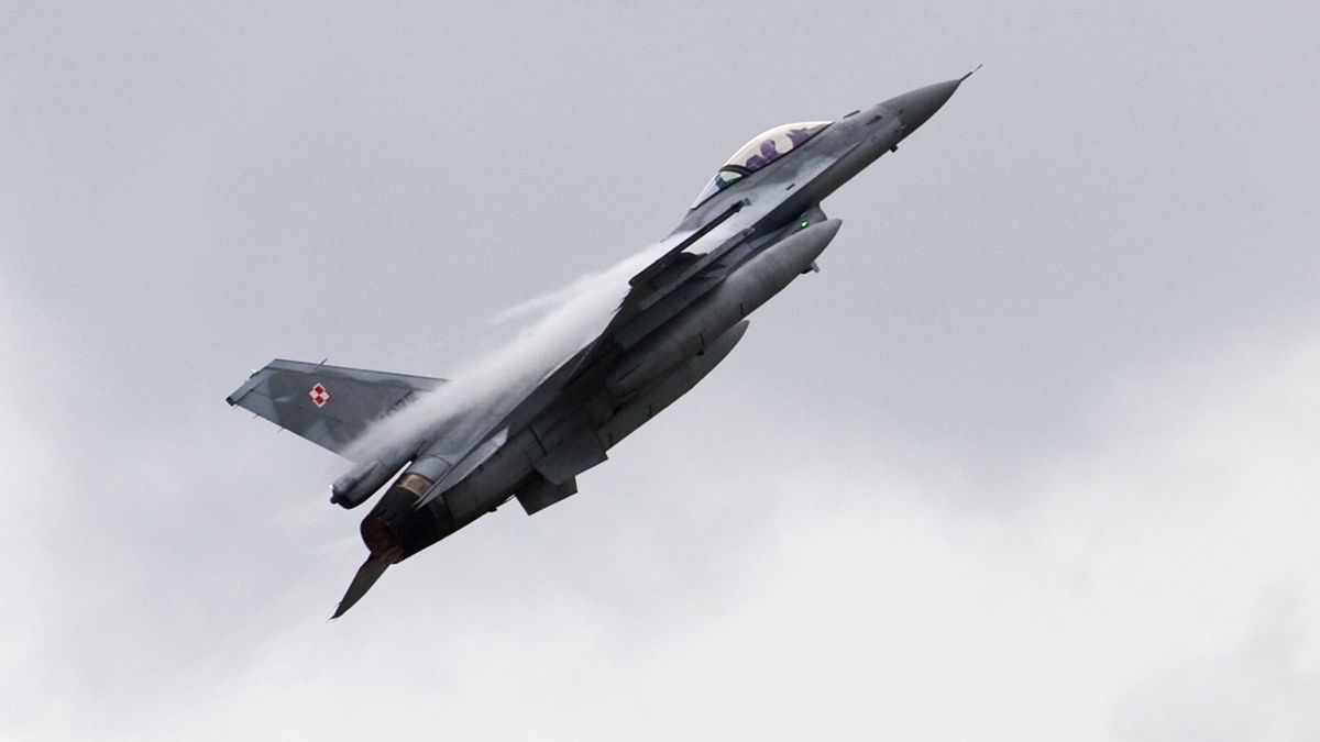 F-16
