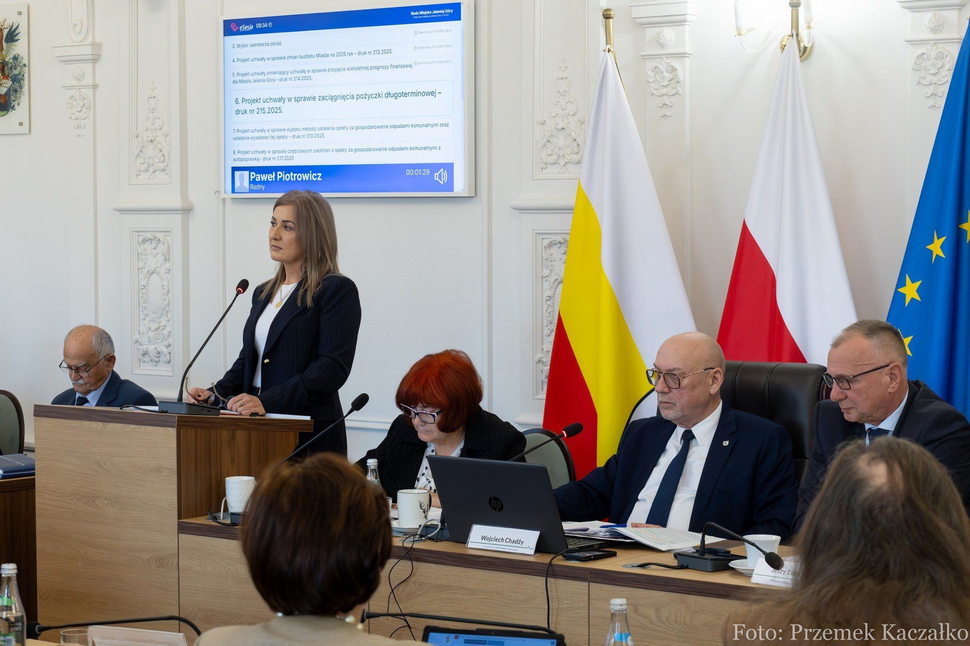 12.11.2025 Sesja Rady Miejskiej Jeleniej Góry. Przegłosowano podwyżki lokalnych opłat