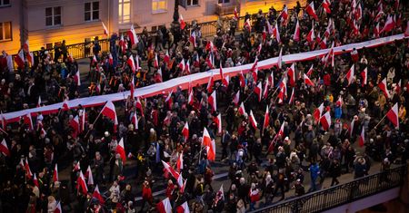 Marsz Niepodległości. Warszawa. Ratusz: bez zezwolenia to wykroczenie drogowe