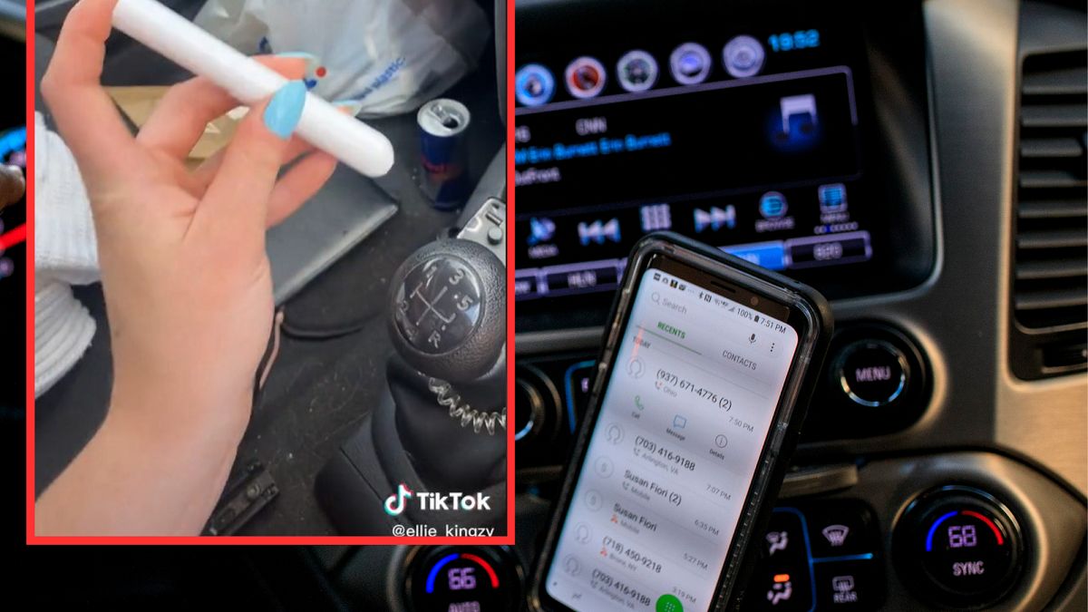 Tamponem czyści swoje auto. 