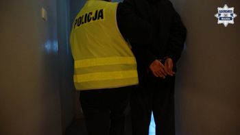Myszków: Nie zatrzymał się do kontroli. Potem zaatakował policjanta