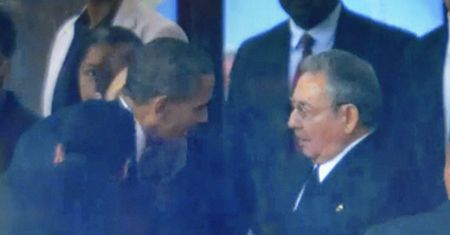 Stosunki Kuba-USA. Uścisk dłoni Obamy z Raulem Castro zwiastunem zbliżenia?