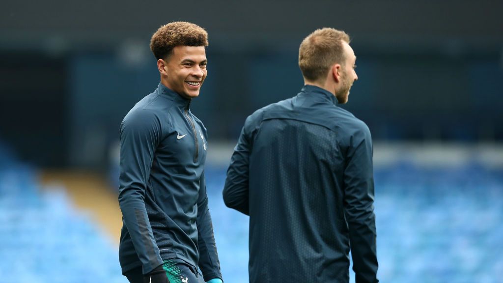 Getty Images / Jan Kruger / Na zdjęciu od lewej: Dele Alli i Christian Eriksen