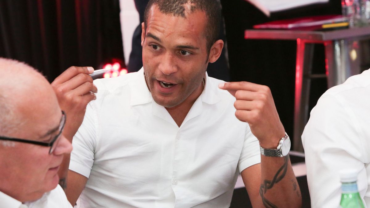 Getty Images / Claire Greenway / Na zdjęciu: Clarke Carlisle