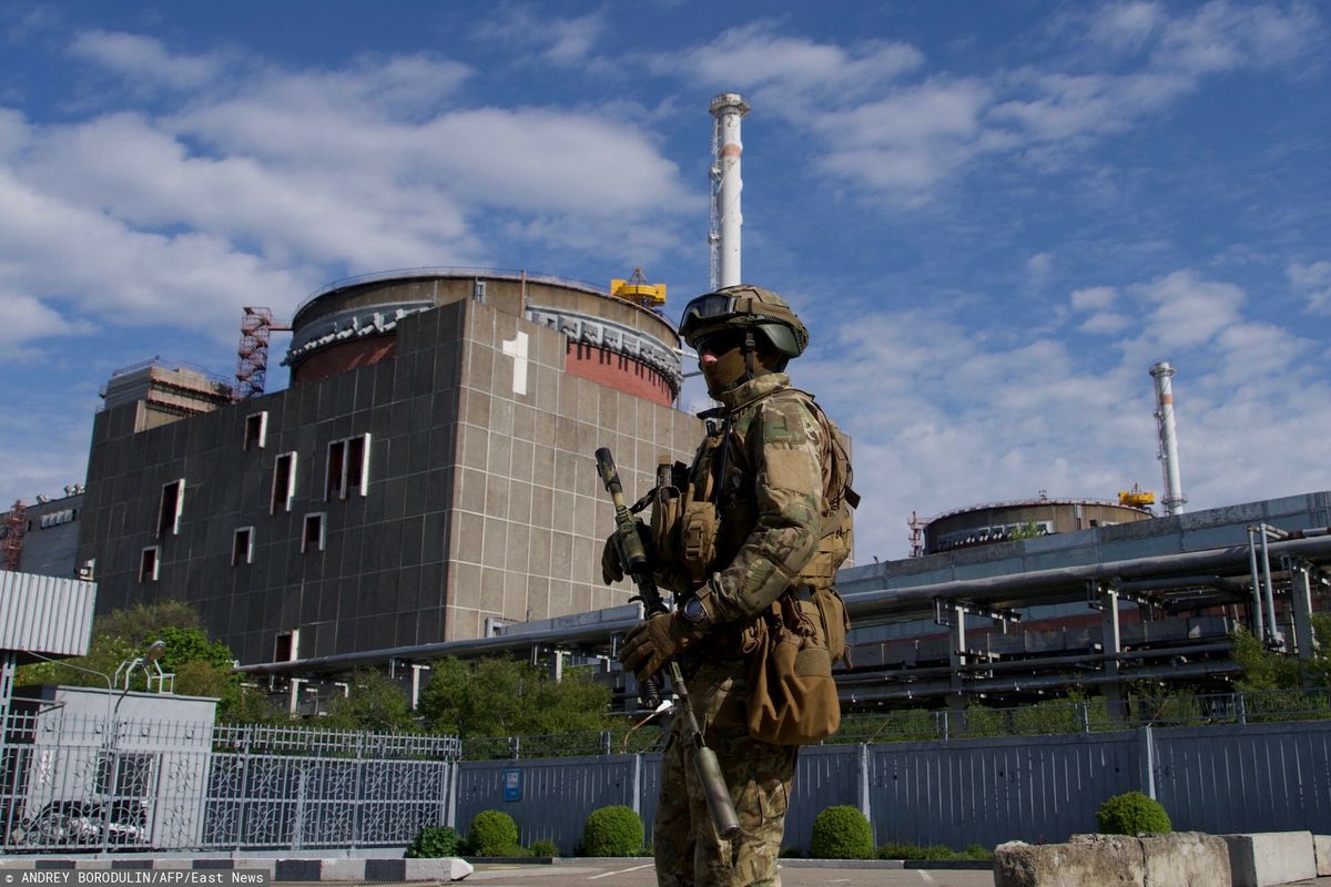 Rosyjskie żołnierz pod Zaporoską Elektrownią Atomową