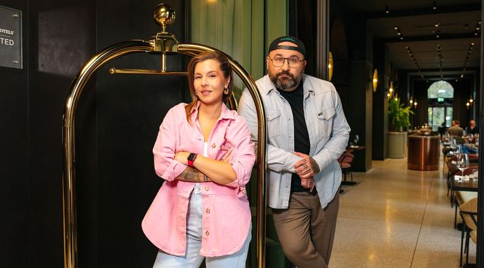 Room service. Hotele od kuchni