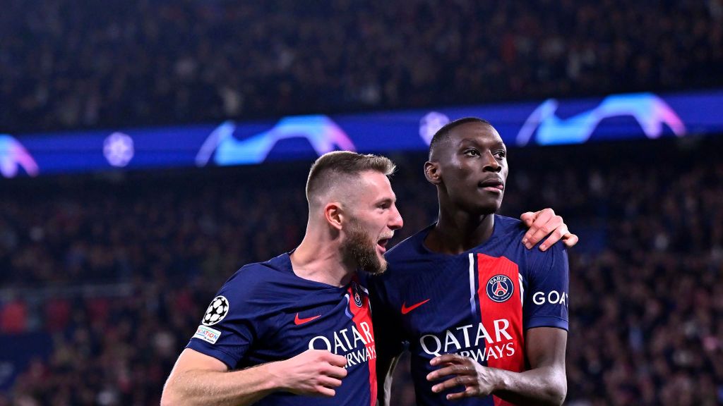 Getty Images / Aurelien Meunier - PSG / Na zdjęciu: Milan Skriniar i Randall Kolo Muani