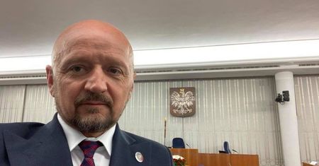 Protest przedsiębiorców. Senator Bury: "Stanąłem w obronie człowieka, policja mnie zaatakowała"