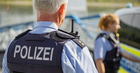 Auto na polskich "blachach" zatrzymane w Niemczech. Oto co skrywał bagażnik
