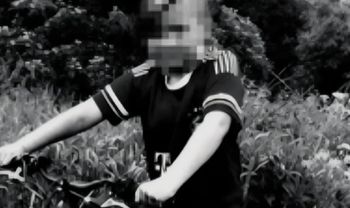 Grób 13-letniego Mikołaja. Morze białych kwiatów