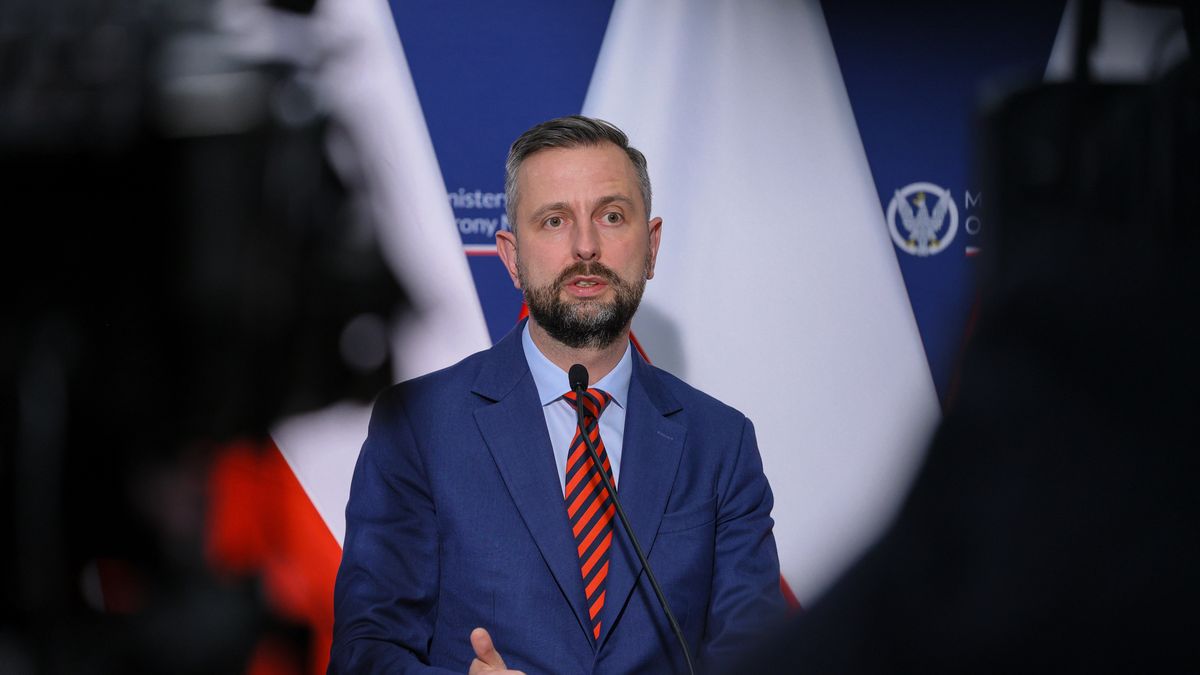 Warszawa, 02.10.2025. Wicepremier, minister obrony narodowej Władysław Kosiniak-Kamysz podczas konferencji prasowej, po posiedzeniu zespołu sterującego, 2 bm. w Warszawie. Szef MON poinformował o potwierdzeniu zakupu najnowszych pocisków rakietowych dla samolotów F-35. (mr) PAP/Rafał Guz