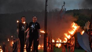 Drugi dzień Juwenaliów na Politechnice Koszalińskiej. Zapłonęły ptaki Hasiora